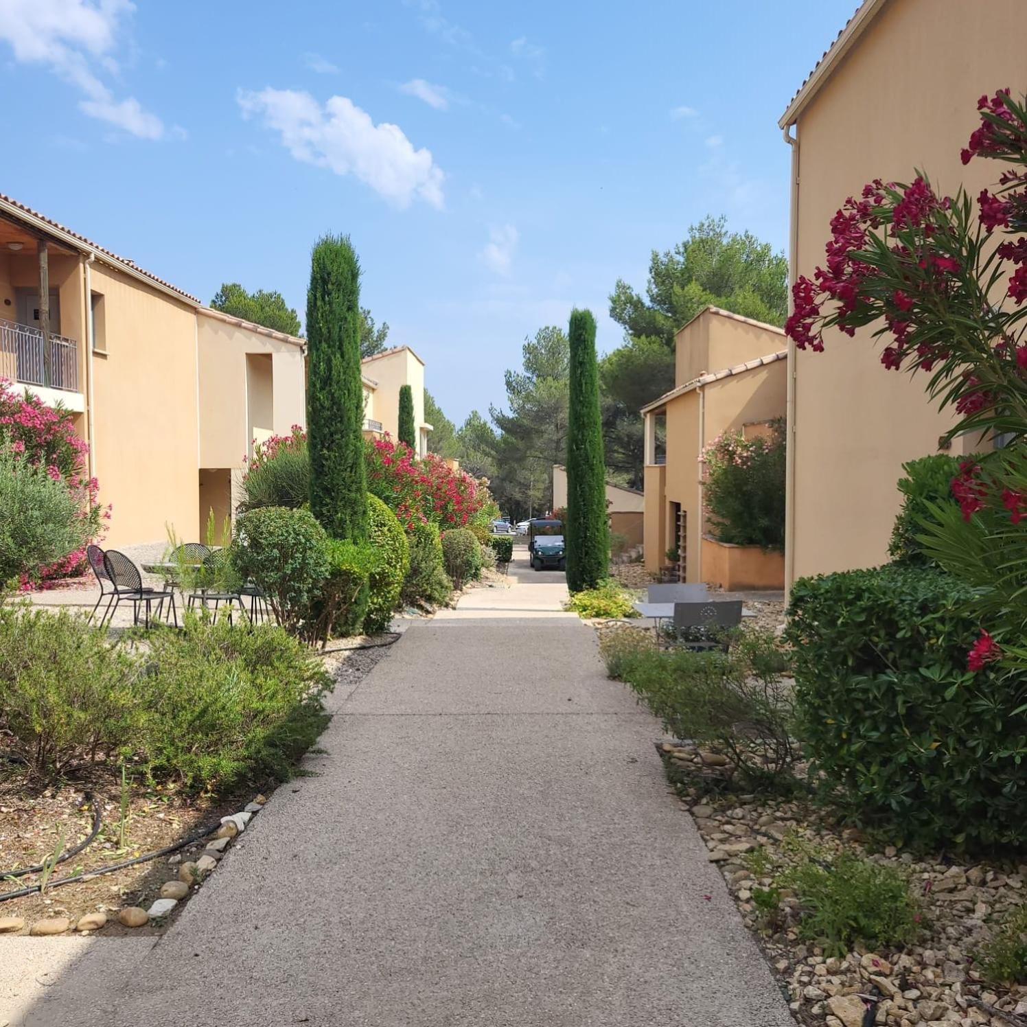 La Calade Apartment L'Isle-sur-la-Sorgue Exterior photo